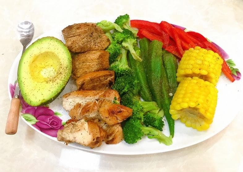 减脂期也能吃美味：6道低脂高蛋白食谱详解