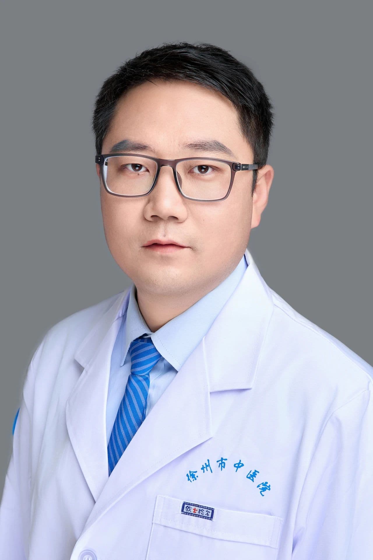 谈骨论筋┃脊柱侧弯莫轻视 中医妙手助康复