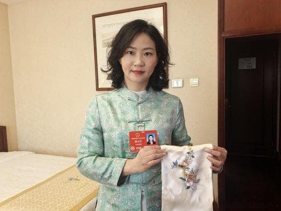 人大代表建言：非遗正青春，用“年轻心”吸引年轻人
