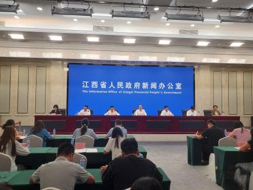 吉安经济跨越式增长 GDP从1056亿元增至2735亿元（图）