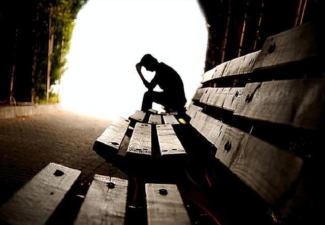 探索与理解：艾滋病患者的心理特点与社会融入之路
