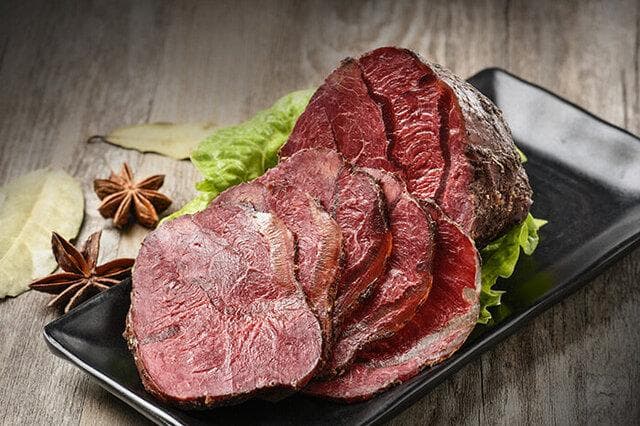 卤牛肉和酱牛肉的区别：从制作到保存全解析