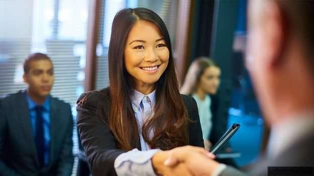 如何用名词 “deal” 表达 “达成协议”