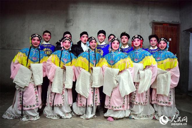 江西：非遗过大年 弋阳腔“唱响”乡村夜
