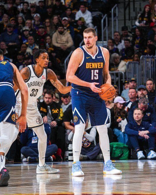 NBA常规赛：掘金横扫篮网约基奇35+12+15 威少25+11+10