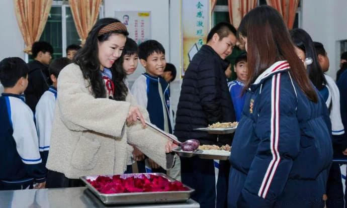 直击2025开学第一餐，中小学食堂这5大变化，全国家长求推广