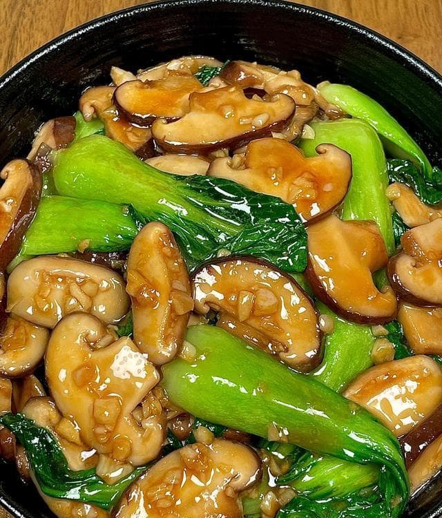 香菇炒油菜：家常菜里的“黄金搭档”
