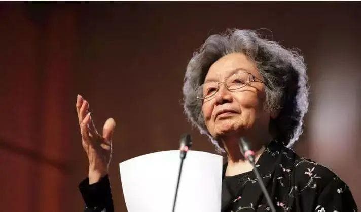 叶嘉莹去世，一生致力于中国诗词研究与传播