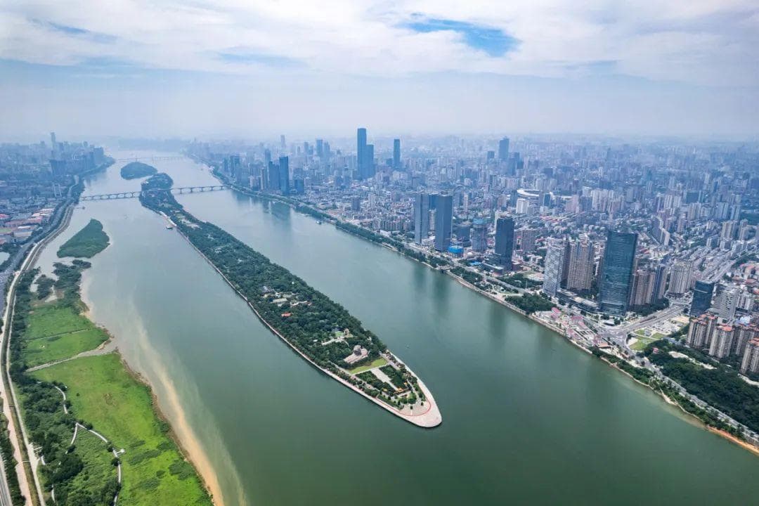 今天，重温毛主席这些诗词！