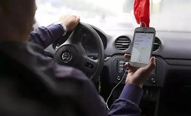私家车跑顺风车违法吗？内行人说出真相，后悔才知道……