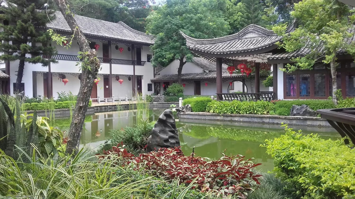 浙江四大天然温泉探秘：自然美景与养生之旅