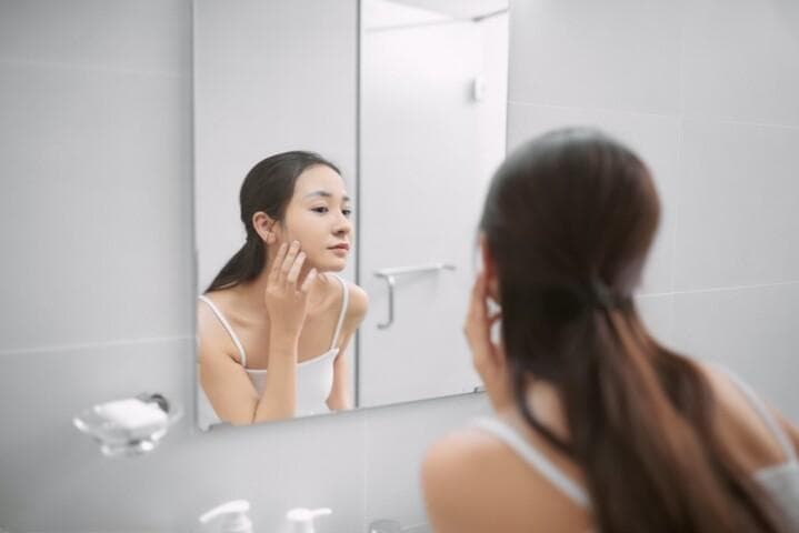 「早C晚A」搭配意思是甚麼？醫生解構是否值得試｜護膚步驟順序錯有機會反黑