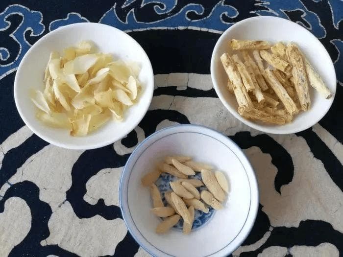麦冬巧搭配，滋阴润燥，缓解内部干燥环境