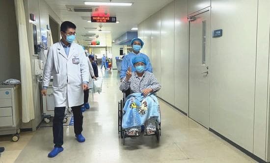 心脏移植手术成功 换心患者顺利转出ICU