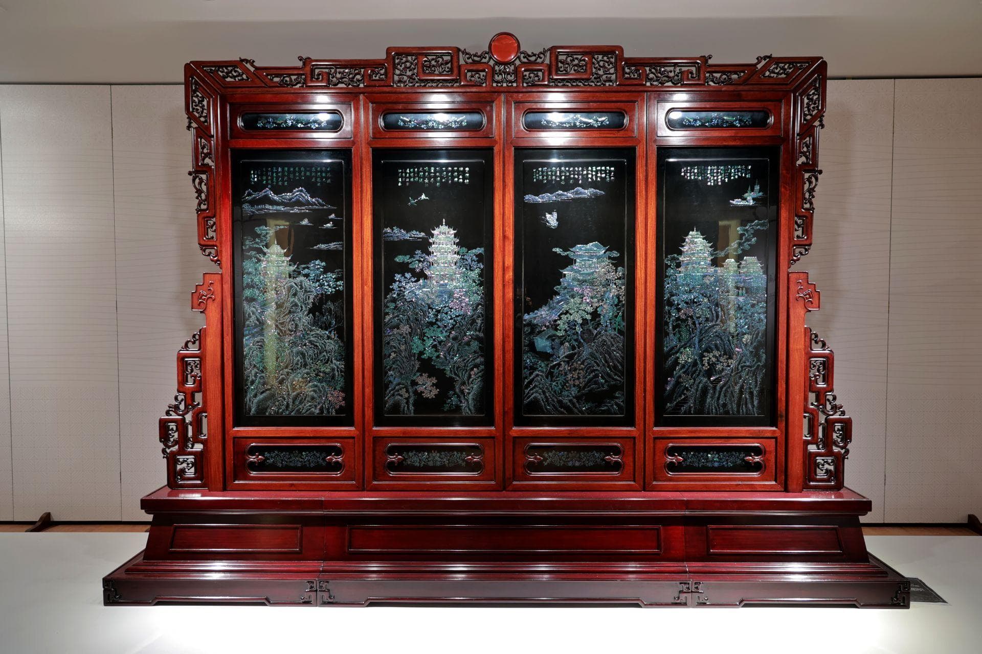 “云”览扬州非遗珍宝馆：漆器、玉雕、剪纸——精品荟萃，巧夺天工