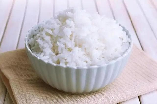 春天已至，医生叮嘱糖尿病人：宁可吃点红薯，也别天天吃这3主食