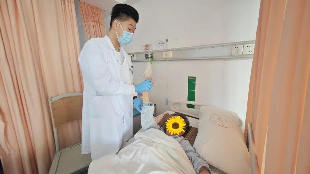 康复个案管理团队的“陪伴式”照护，让瘫痪患者摆脱困境独立行走