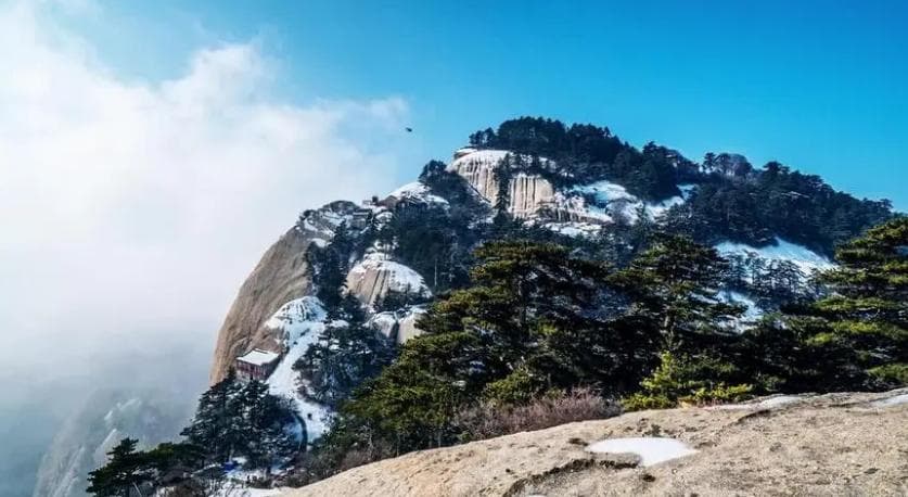 华山游攻略：投身华山冒险，感受雄伟与险峻