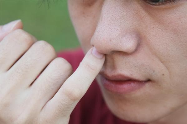 鼻子总是堵塞呼吸不畅太难受，6个方法帮你“通通气”！