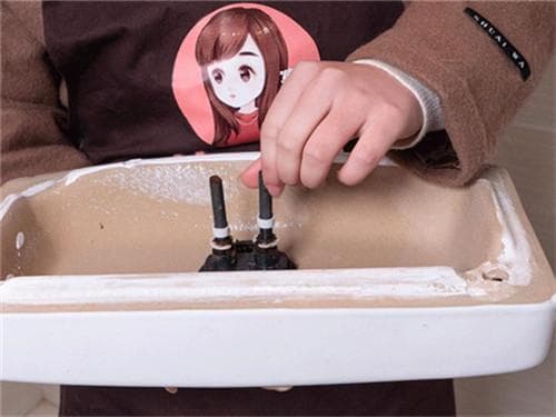 马桶水箱水位调节方法是什么