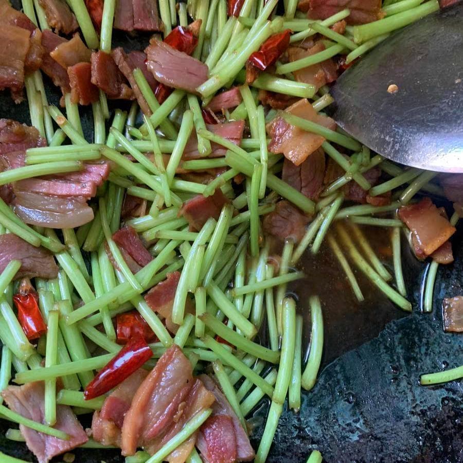 江西十大名菜，你最爱哪一道？藜蒿炒腊肉春日限定来袭！