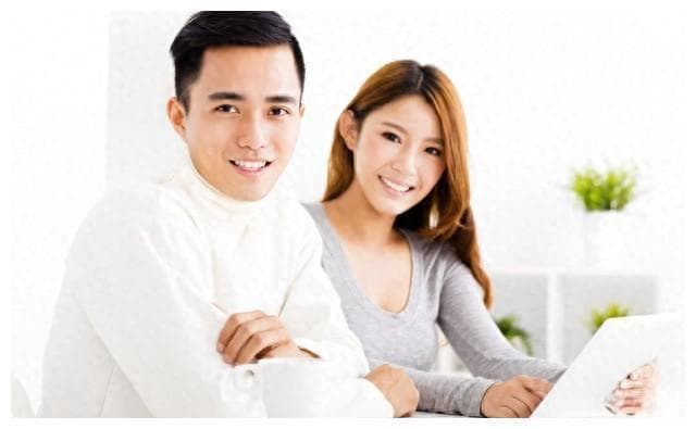 携手共赴人生路：夫妻间的相互支持与陪伴