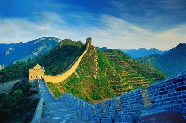 长城：千年不倒的建筑奇迹