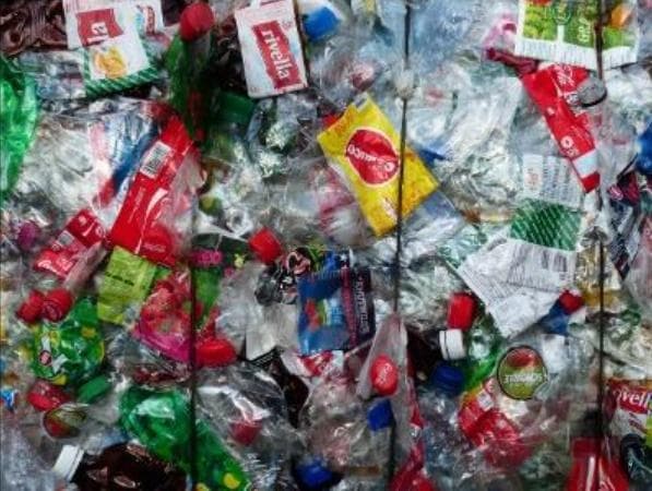循环经济的典范：泰国塑料回收的新策略与突破，向海洋垃圾说不