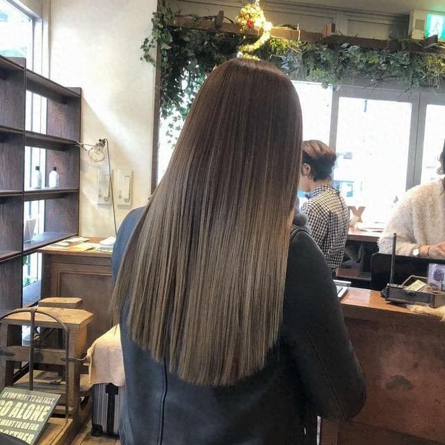 女人头发又多又厚适合留什么发型？