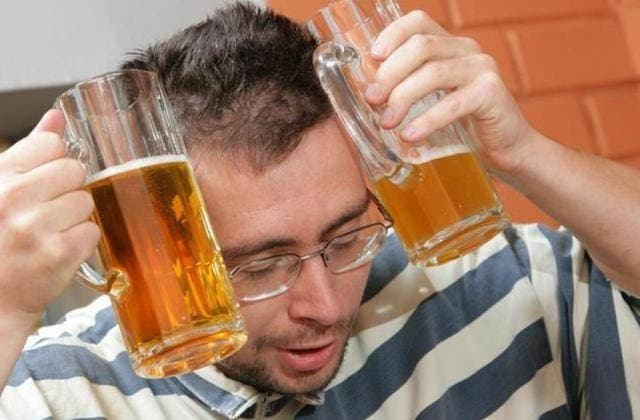 查出酒精肝怎么办？两个实用方法助你远离酒精肝