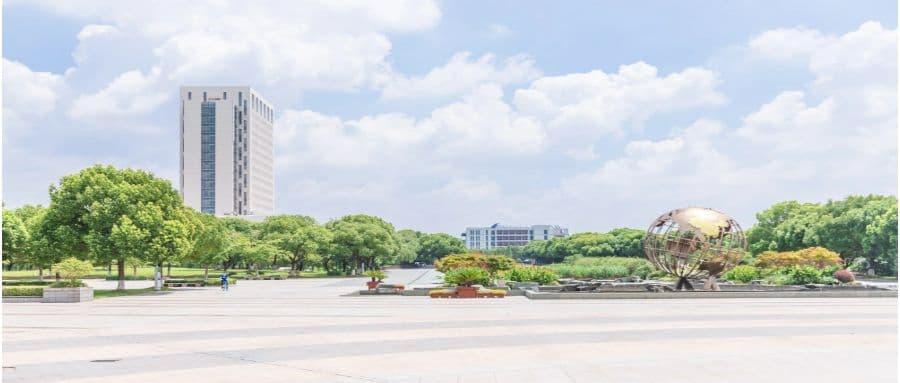 河南医学类大学专业深度解析：录取分数线、就业前景与薪资水平全览