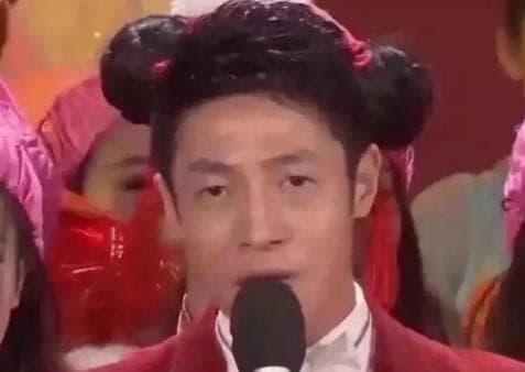 撒贝宁再登热搜：从“浓眉大眼”到央视“显眼包”