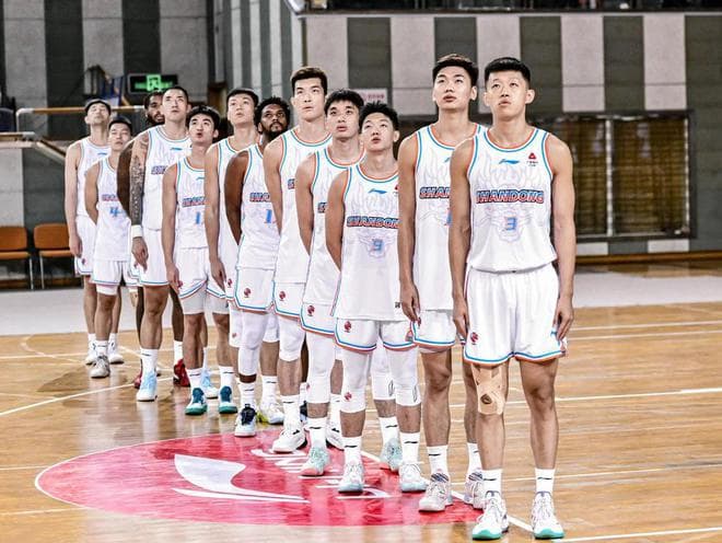 山东男篮2024年总结：熬过苦日子，破釜沉舟大换血，终迎华丽蜕变