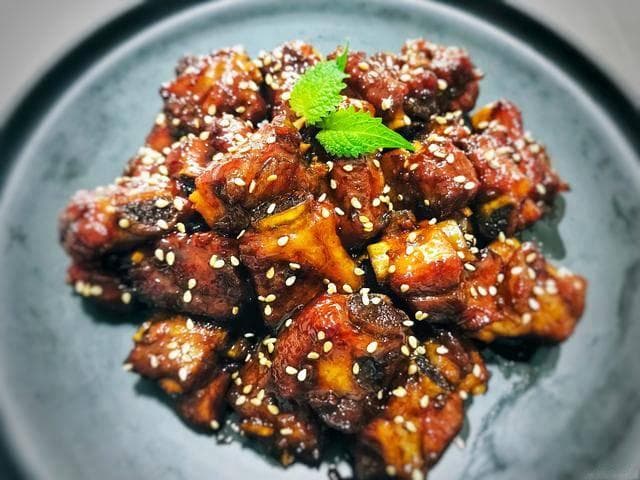 糖醋排骨制作全攻略：油炸与否，关键在于这些细节