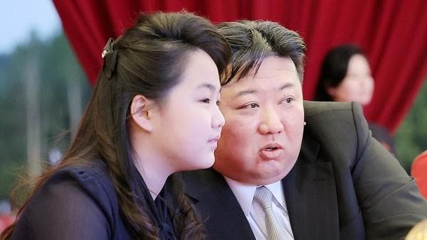 金主爱：朝鲜“新星女将军”的崛起与接班之谜