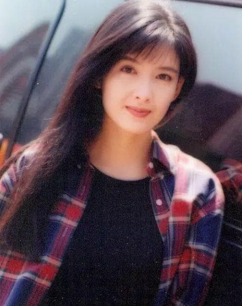 周慧敏经典影视剧盘点：从《大时代》到“玉女掌门人”