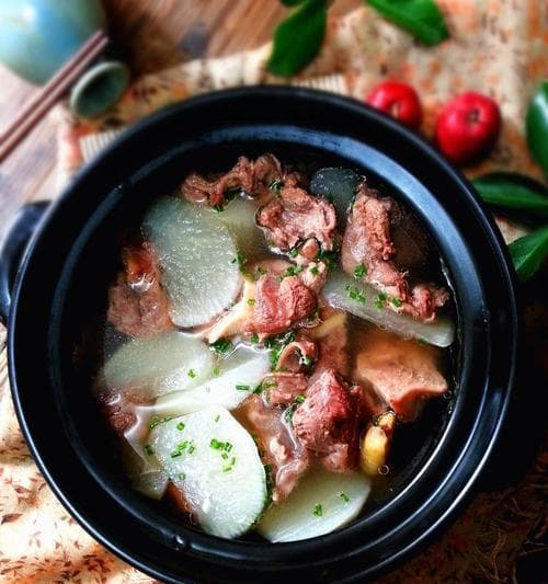 营养美味白水萝卜汤的制作方法（传统食谱，营养丰富，最适合秋冬食用）