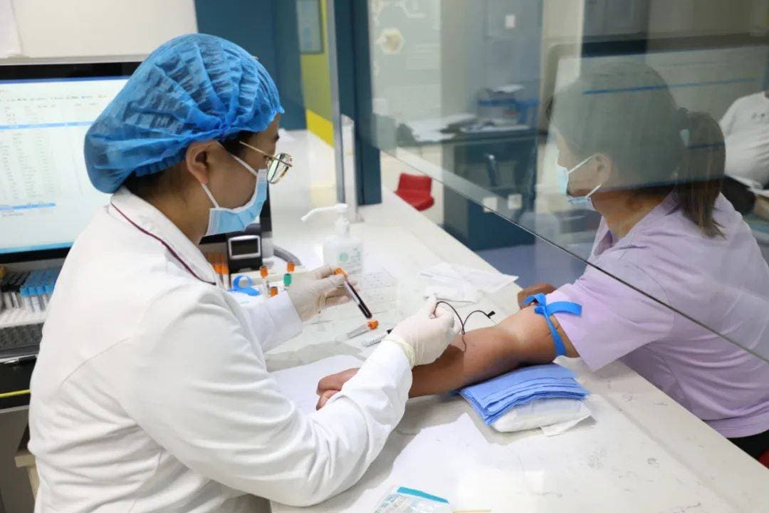 健康生活|采血时应该采静脉血还是末梢血？