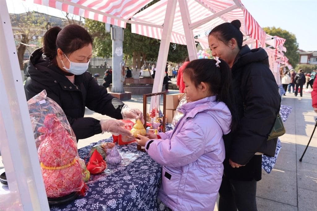 花灯观赏、文创市集、漫步赏梅…沪郊朱泾“年味大餐”将持续至元宵节