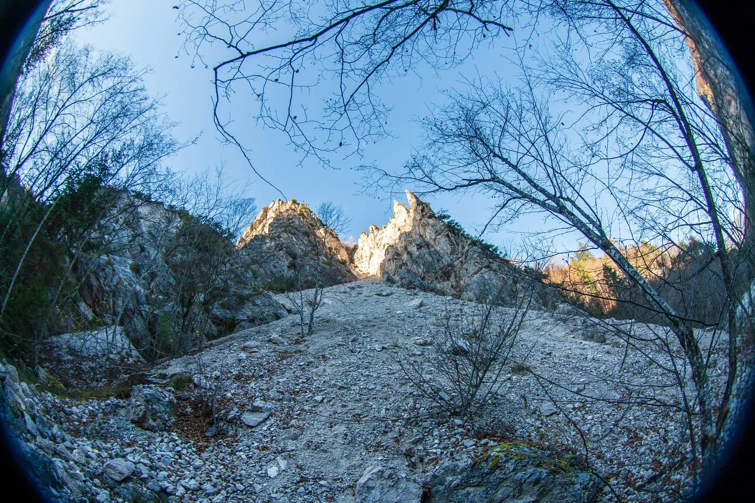 新昌打卡胜地：穿岩十九峰