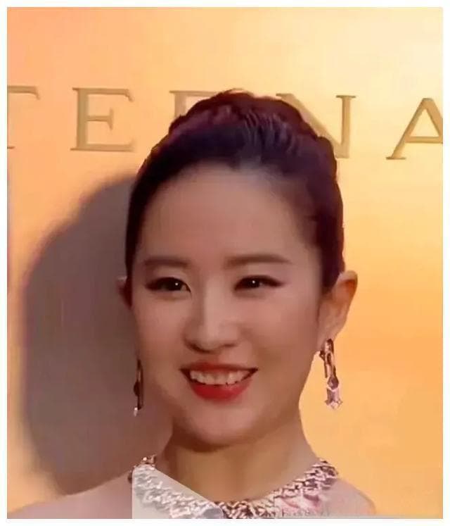 刘亦菲为新片《玫瑰》减30斤，科学减肥方法引关注