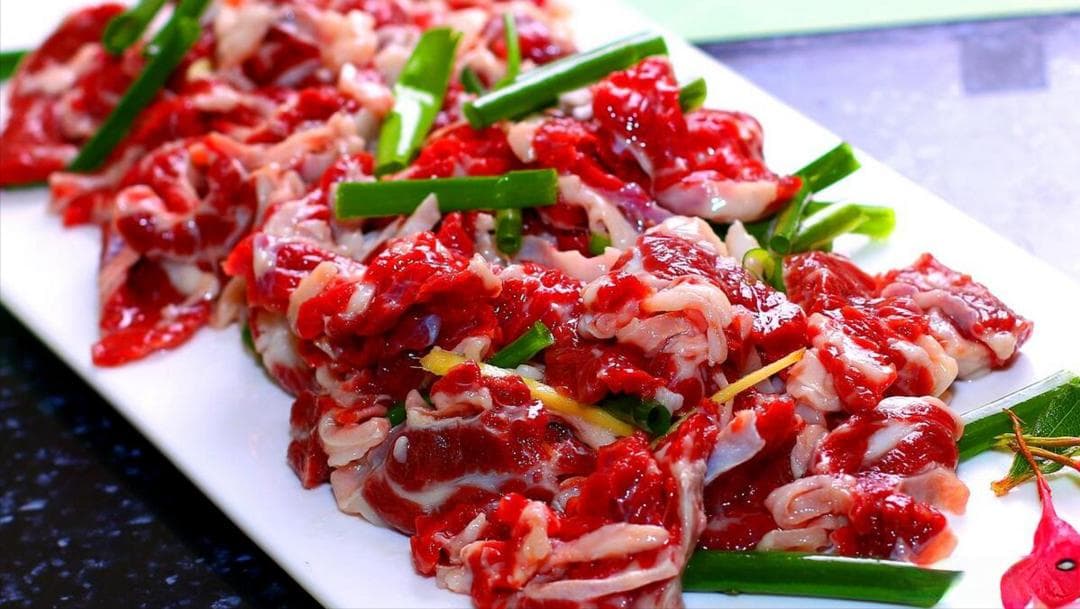 吃火锅的牛肉怎么腌制？大厨：牢记3要点，牛肉鲜嫩怎么煮都不老