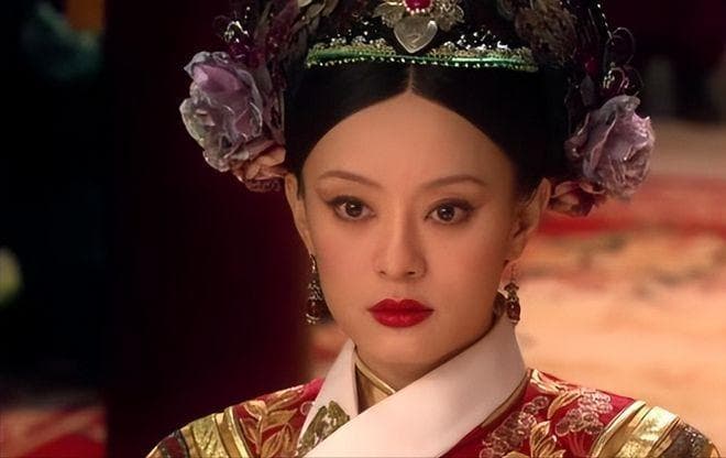从复宠计划到自我毁灭：甄嬛与安陵容的心理成长