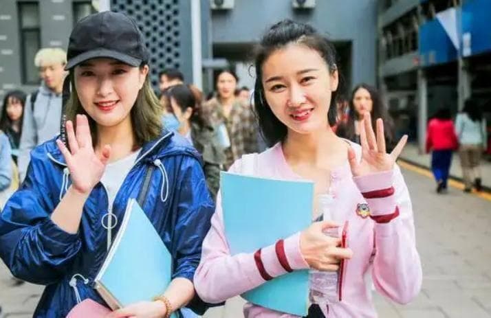 00后大学生已到生育年龄，婚育观却吓坏父母，理由让人难以反驳