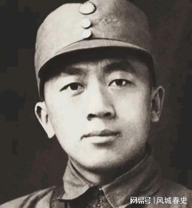 1942年，新四军干部开会，粟裕接到神秘情报，惊觉队伍里有奸细
