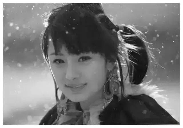 杨幂：从童星到流量女王的华丽蜕变