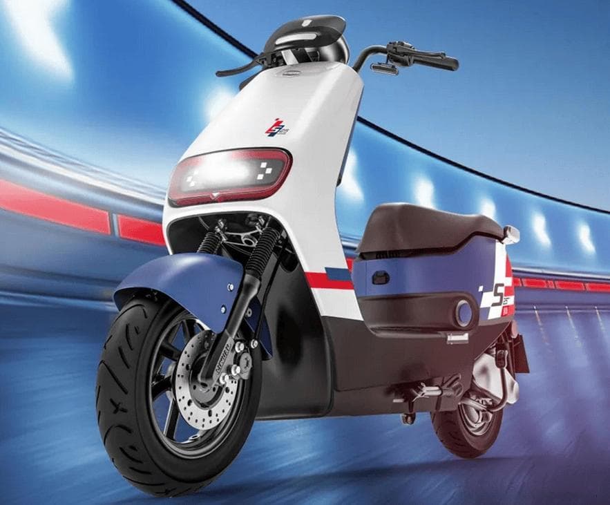 雅迪、爱玛电动车，为什么电摩选石墨烯电池？电自却常用锂电池？