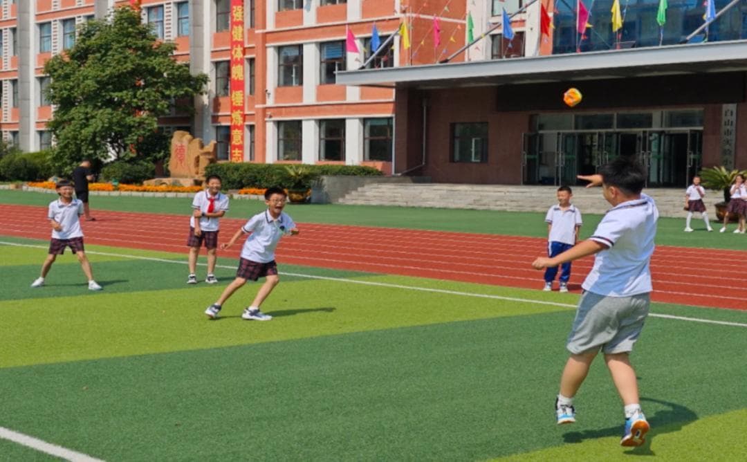 保障中小学生2小时体育时间，合理落实是关键