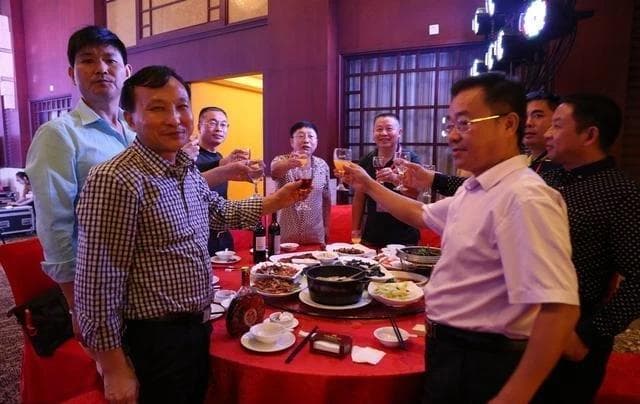 饭局点菜有门道：成双成对是基本，细节决定成败