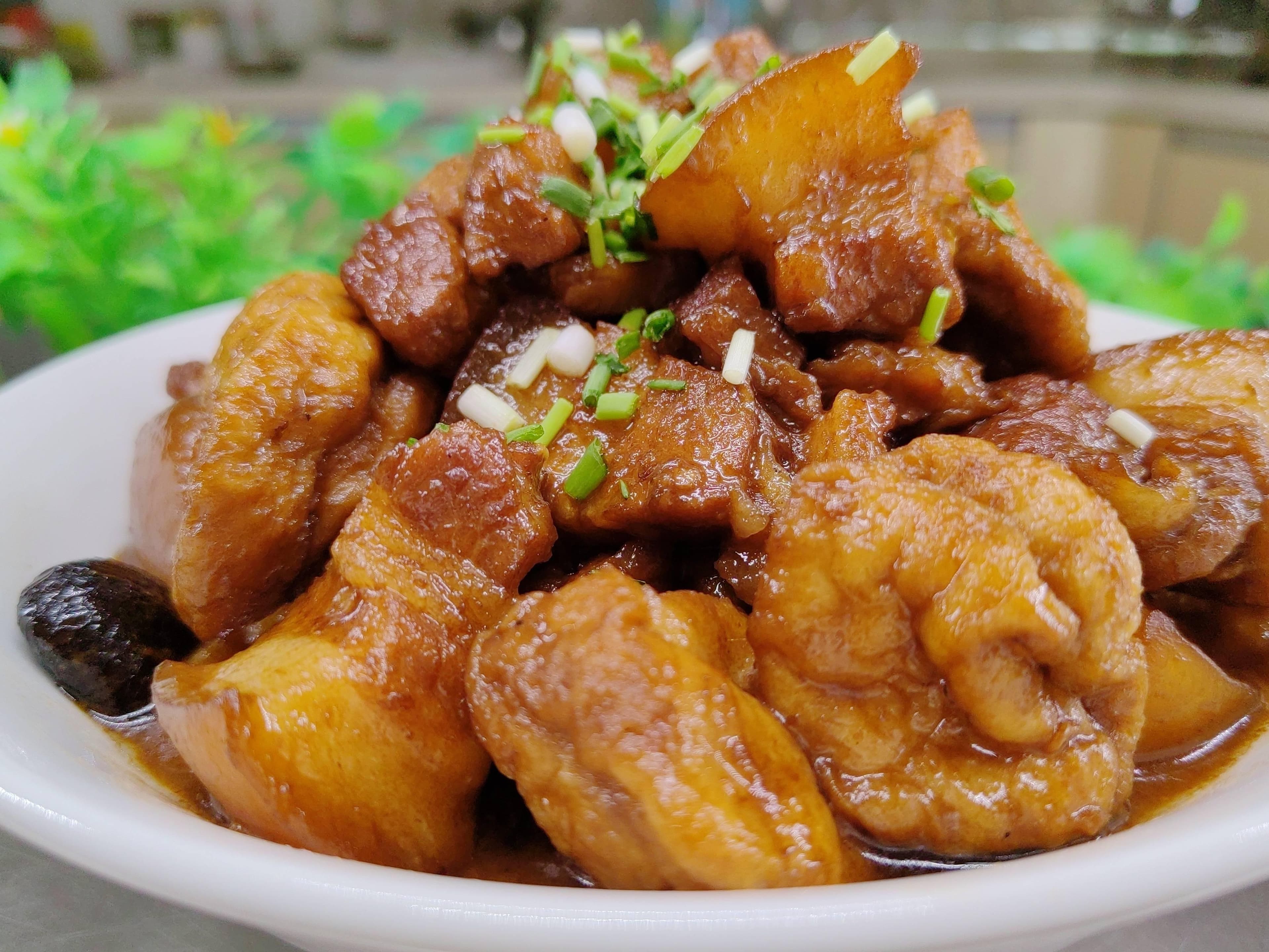 油豆腐焖五花肉：一道香而不腻的客家经典家常菜